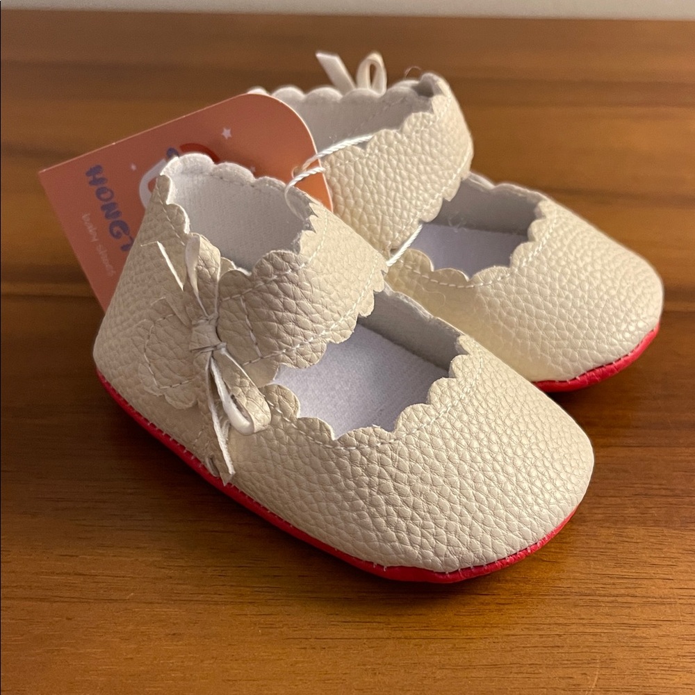 Charming Cream Baby Shoes with Pink Soles